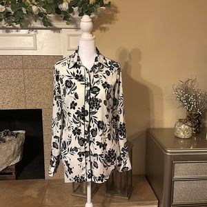 Ann Taylor long sleeve shirt. Size 0